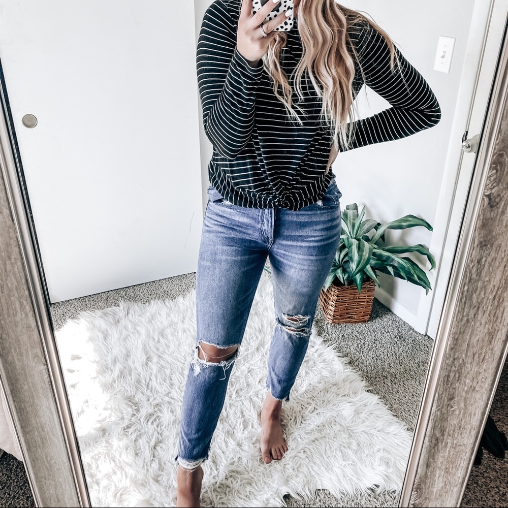 American Eagle distressed jeans